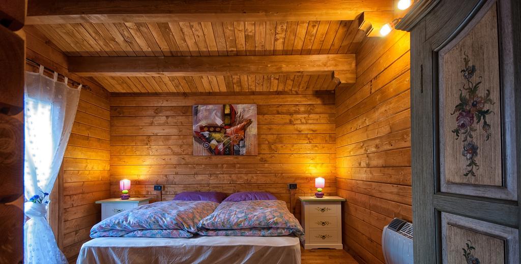 Saracinesco Chalet Dei Parchi Bed & Breakfast 部屋 写真