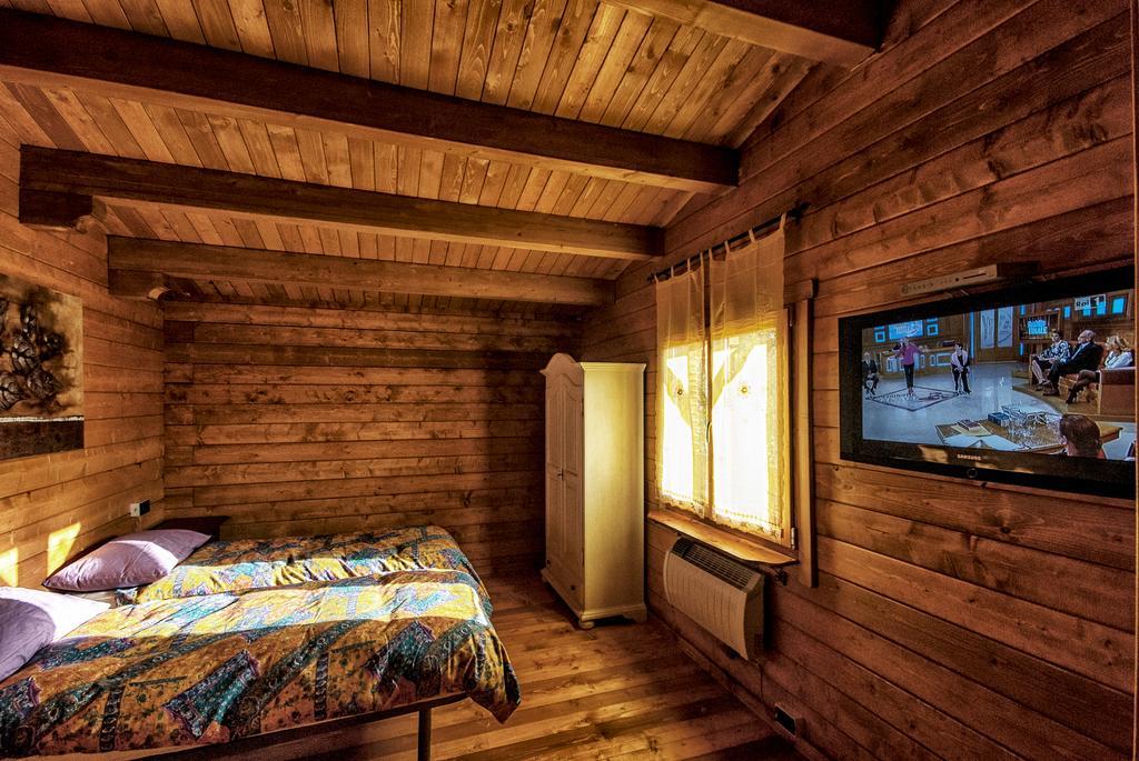 Saracinesco Chalet Dei Parchi Bed & Breakfast 部屋 写真